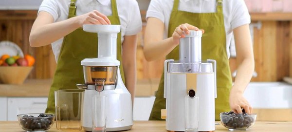 Extracteur de jus ou Centrifugeuse ? Quel choix faire ?